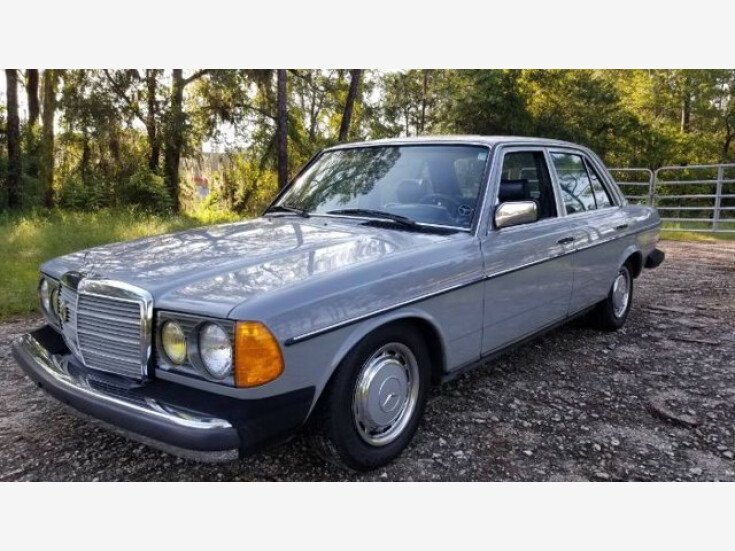 Thumbnail Photo undefined for 1983 Mercedes-Benz 240D